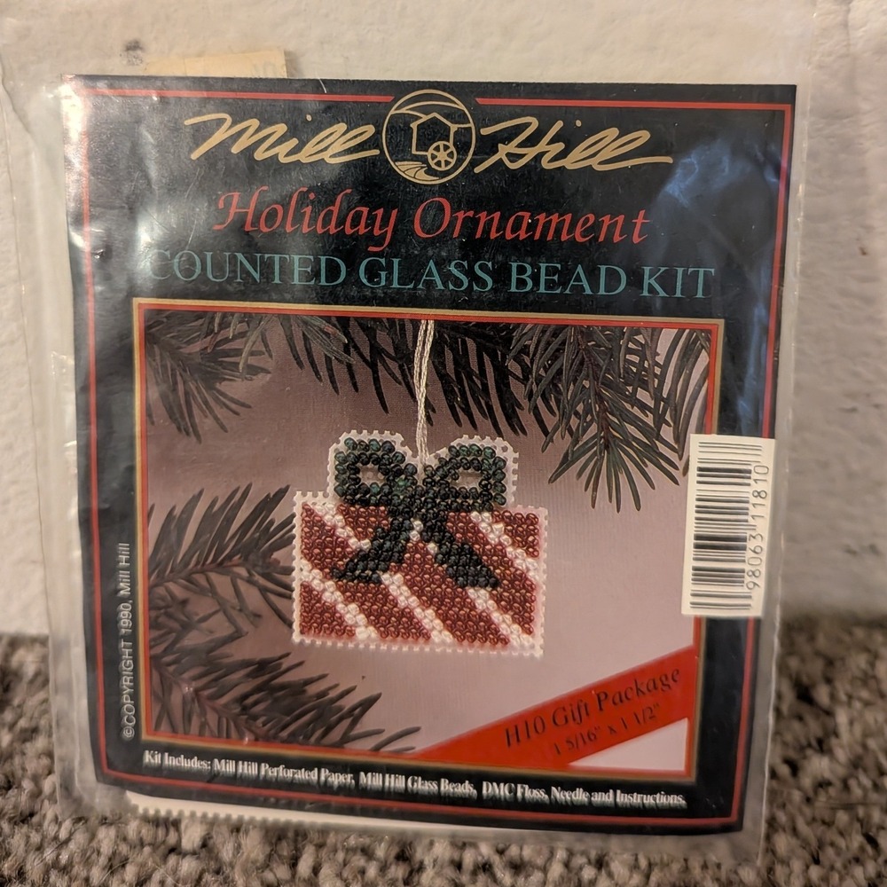 Mill Hill Holiday Ornament Counted Glass Bead Kit H10 Gift Package Vintage 1990